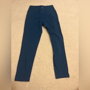 Blue Brilliant Pocket cropped leggings